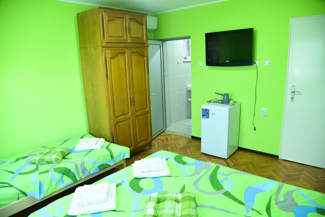 Hotel Prenociste Pilot à Ni Extérieur photo
